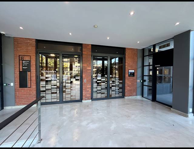 107M² OFFICE TO LET IN OBSERVATORY
